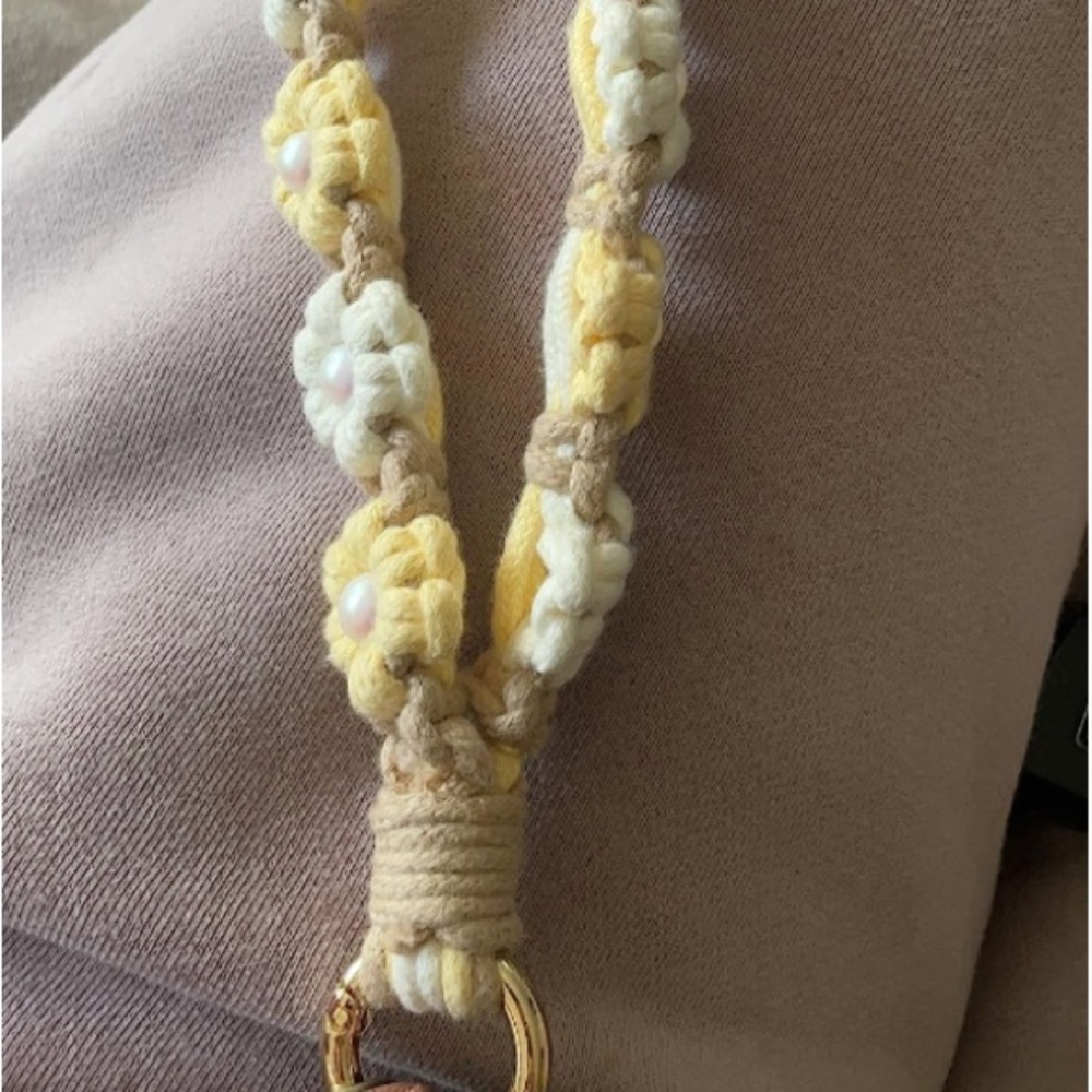 NEW FLOWER KEY CHAIN